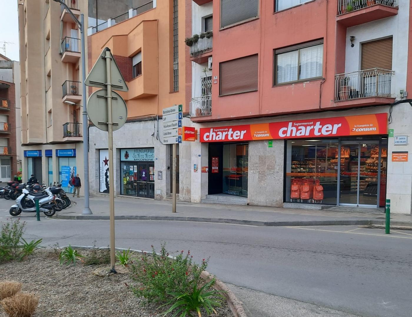 Charter abre 5 supermercados en una semana