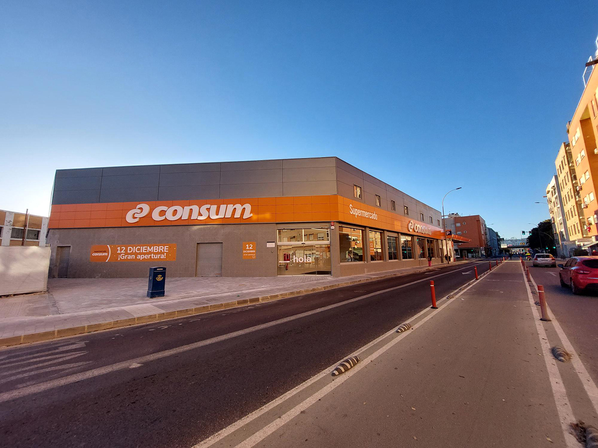 Consum abre tres tiendas en Alzira, Elche y Murcia y suma 12 nuevos supermercados en lo que va de año