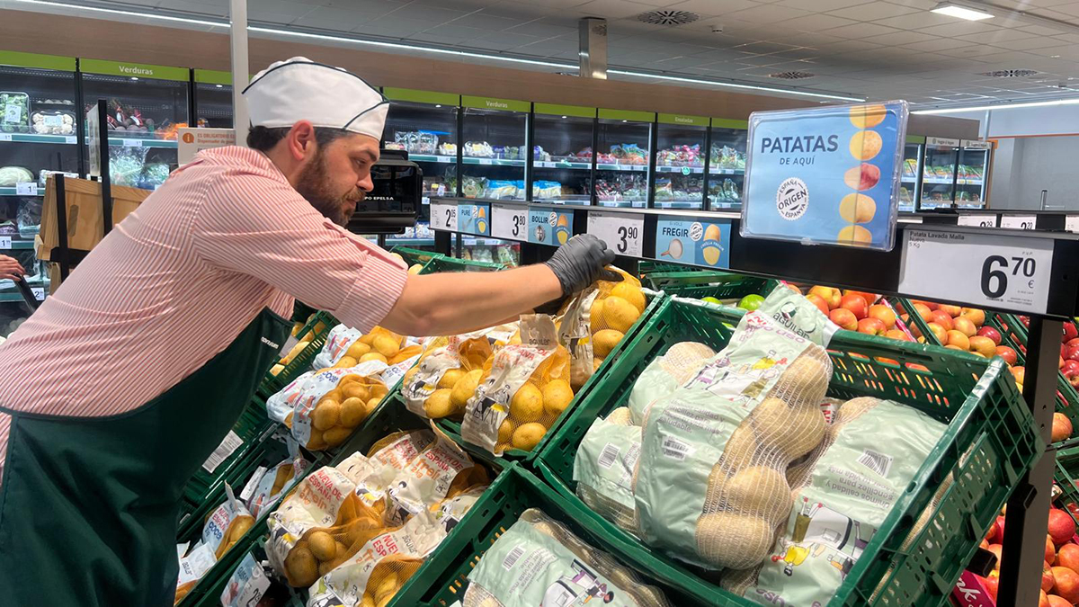 Consum compra 13.200 toneladas de patata nacional, un 6% más que en 2024