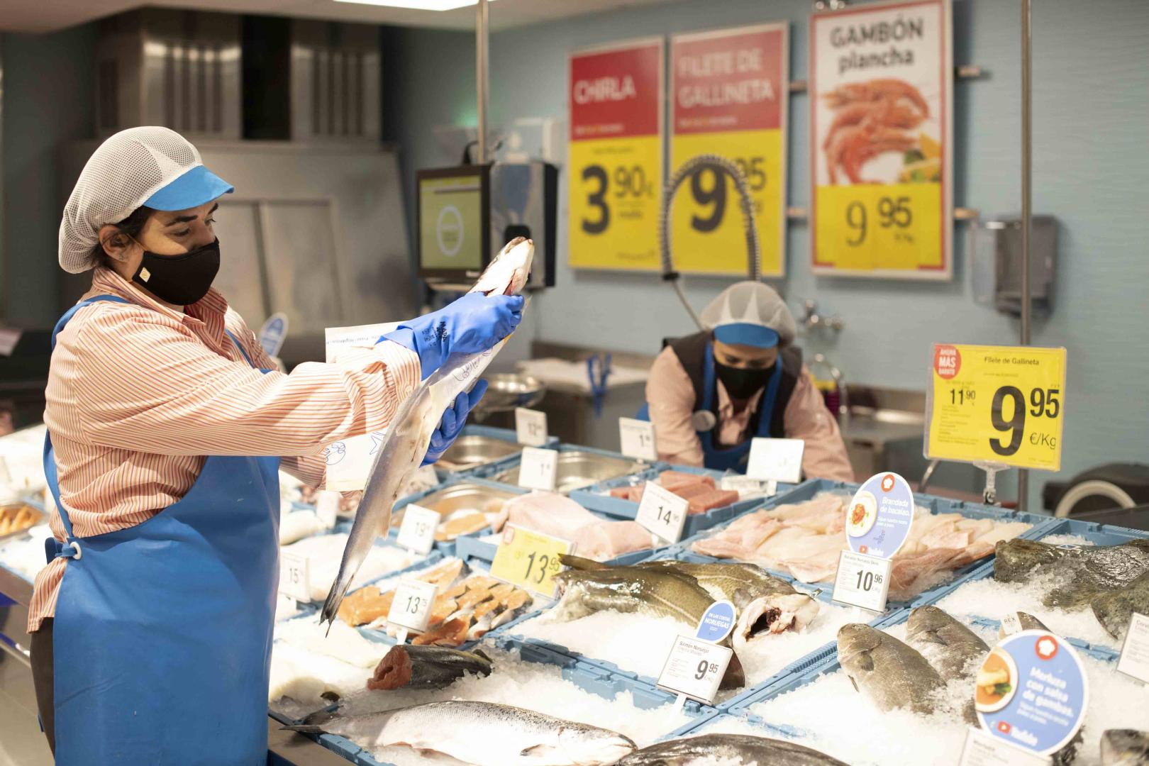 Consum reduce la semana laboral en un día en 100 supermercados más