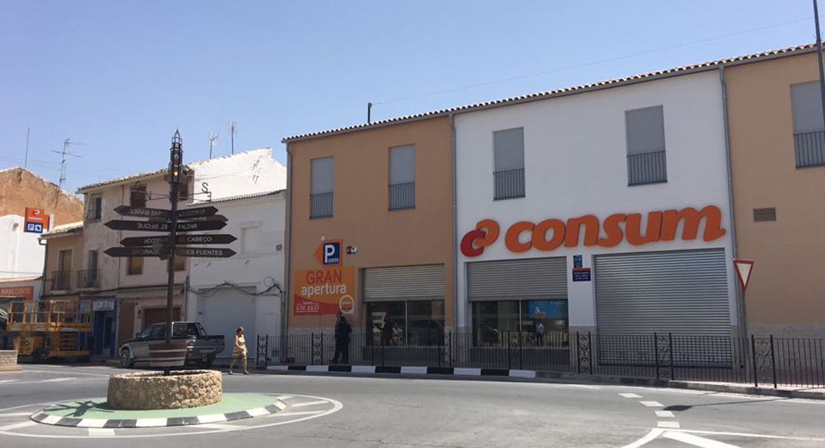 Consum obri tres nous supermercats a Alacant, Al