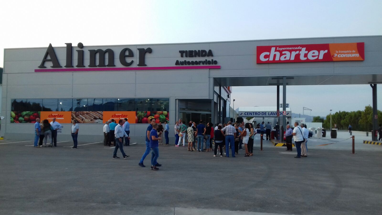 Charter obri a Puerto Lumbreras un nou supermerc
