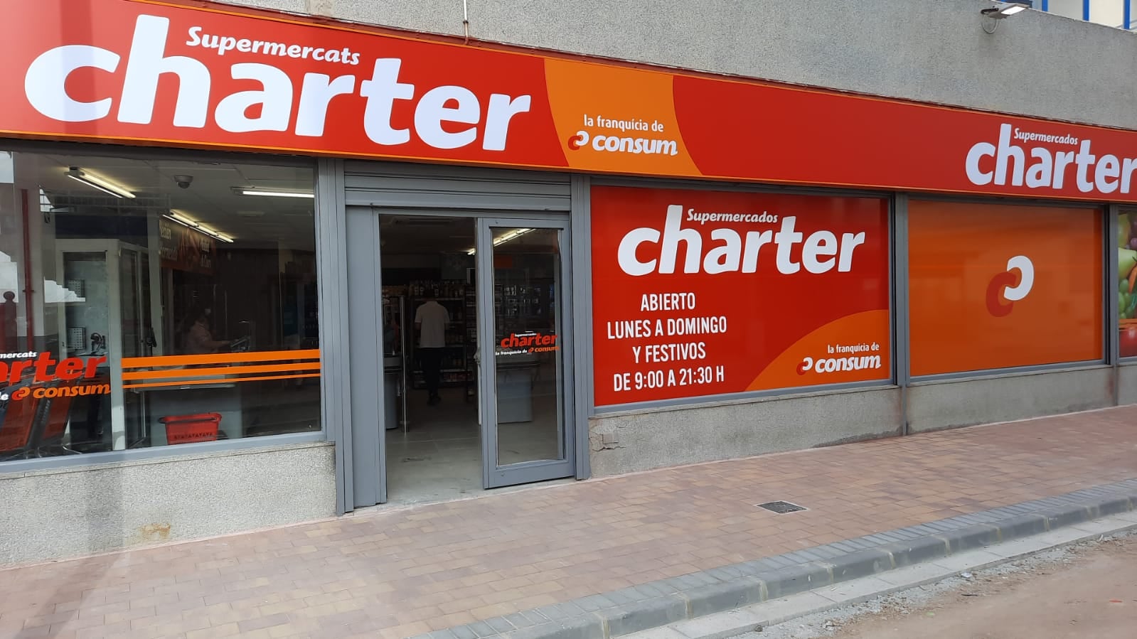 Charter obri 31 supermercats en el primer semest