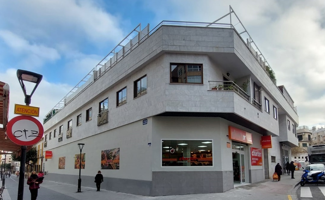 Charter inaugura dos nuevos supermercados en V