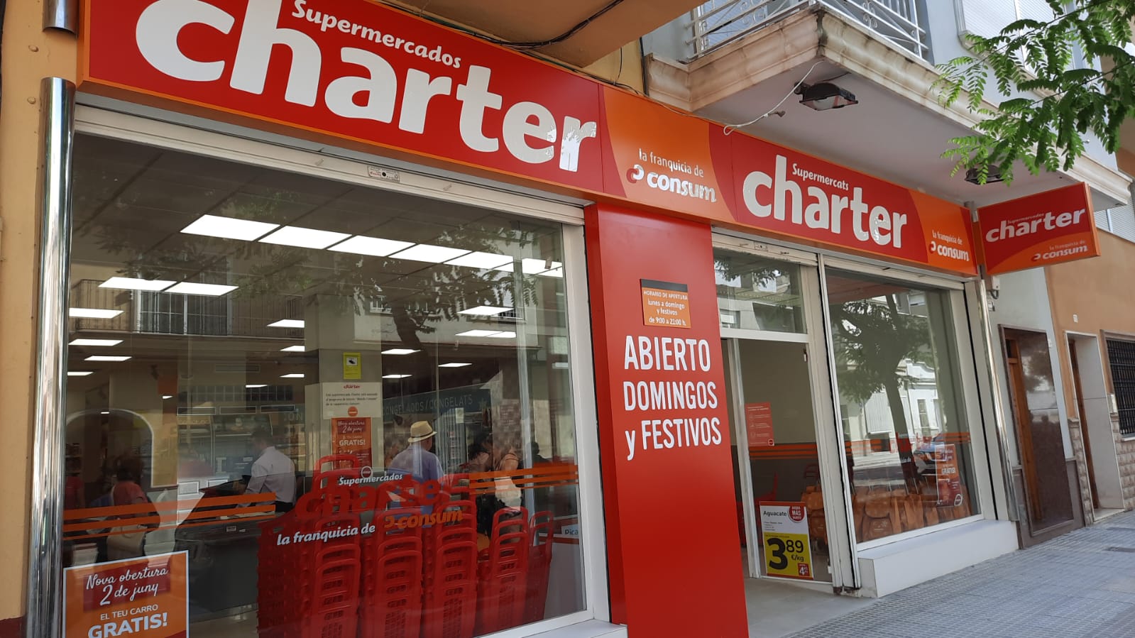 Charter abre siete supermercados en dos meses 