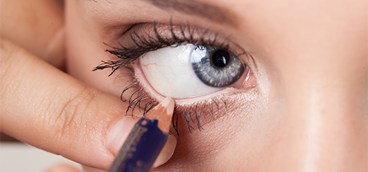Cómo pintarse los ojos para que se vean más grandes